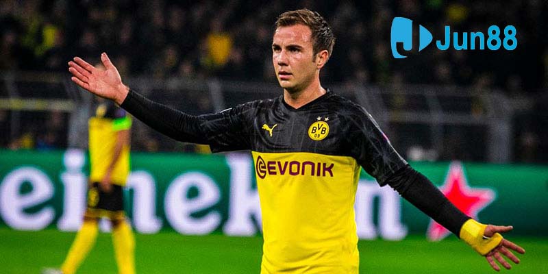 Tiền vệ người Đức Mario Gotze